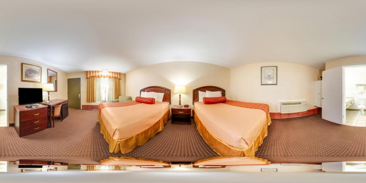 Rodeway Inn Weedsport Buitenkant foto