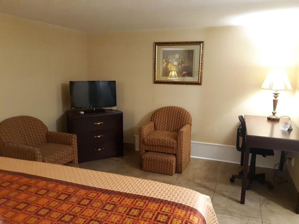 Rodeway Inn Weedsport Buitenkant foto