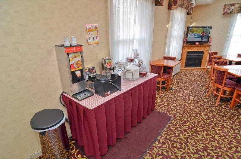 Rodeway Inn Weedsport Buitenkant foto