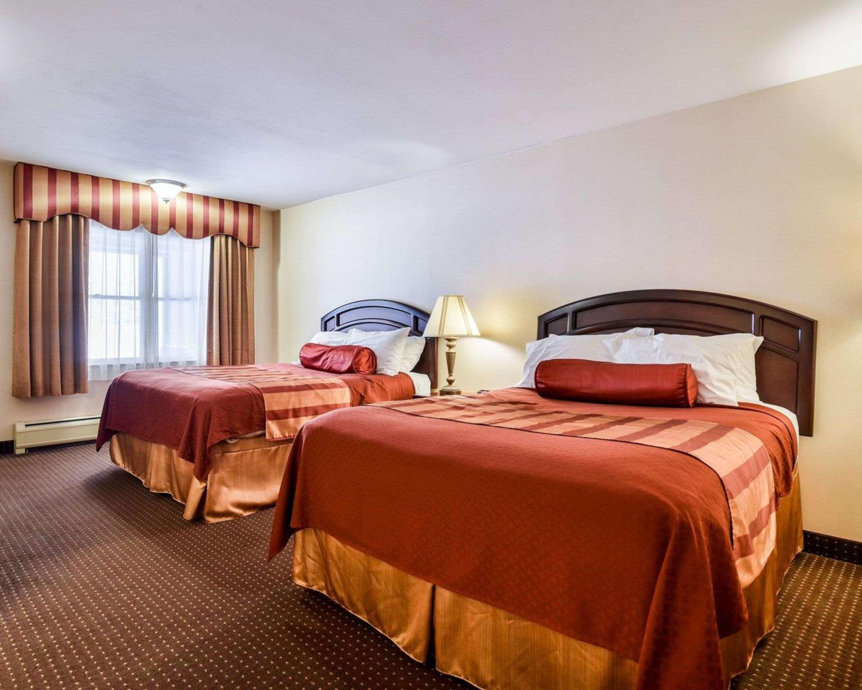 Rodeway Inn Weedsport Buitenkant foto