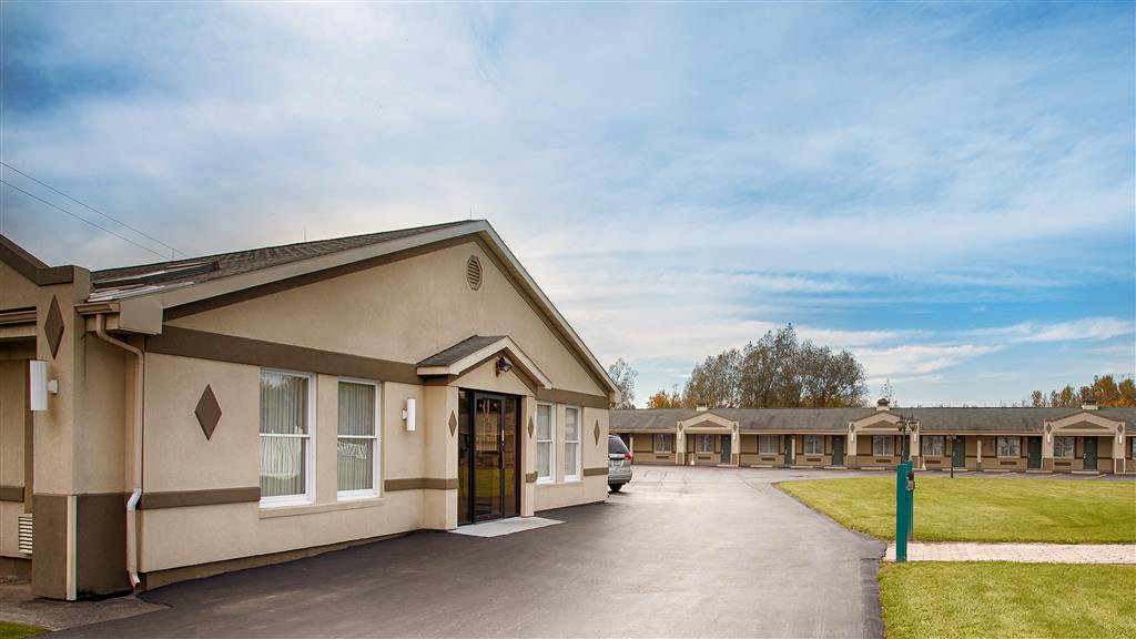 Rodeway Inn Weedsport Buitenkant foto