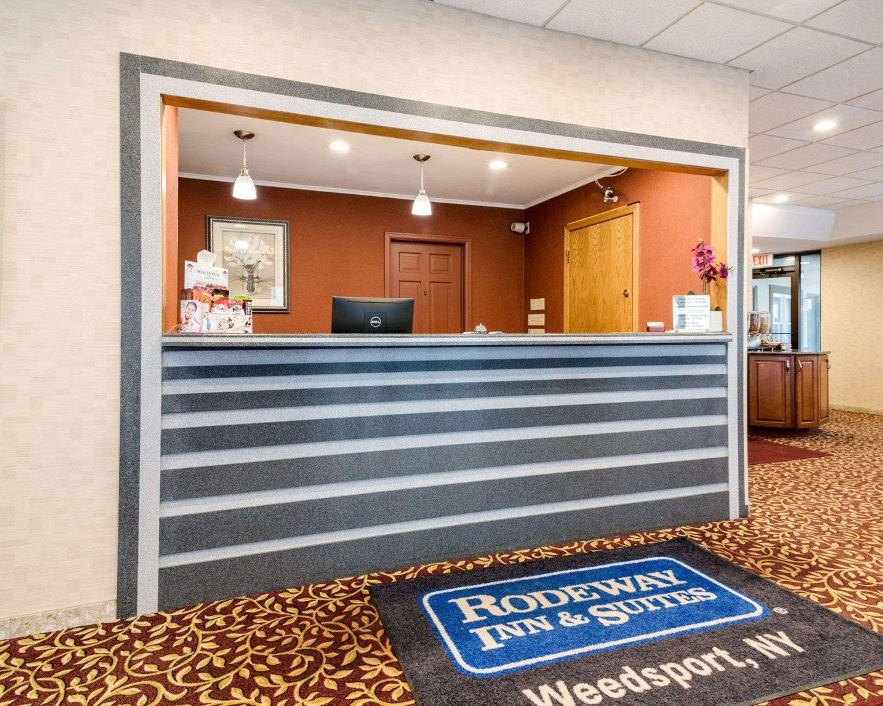 Rodeway Inn Weedsport Buitenkant foto