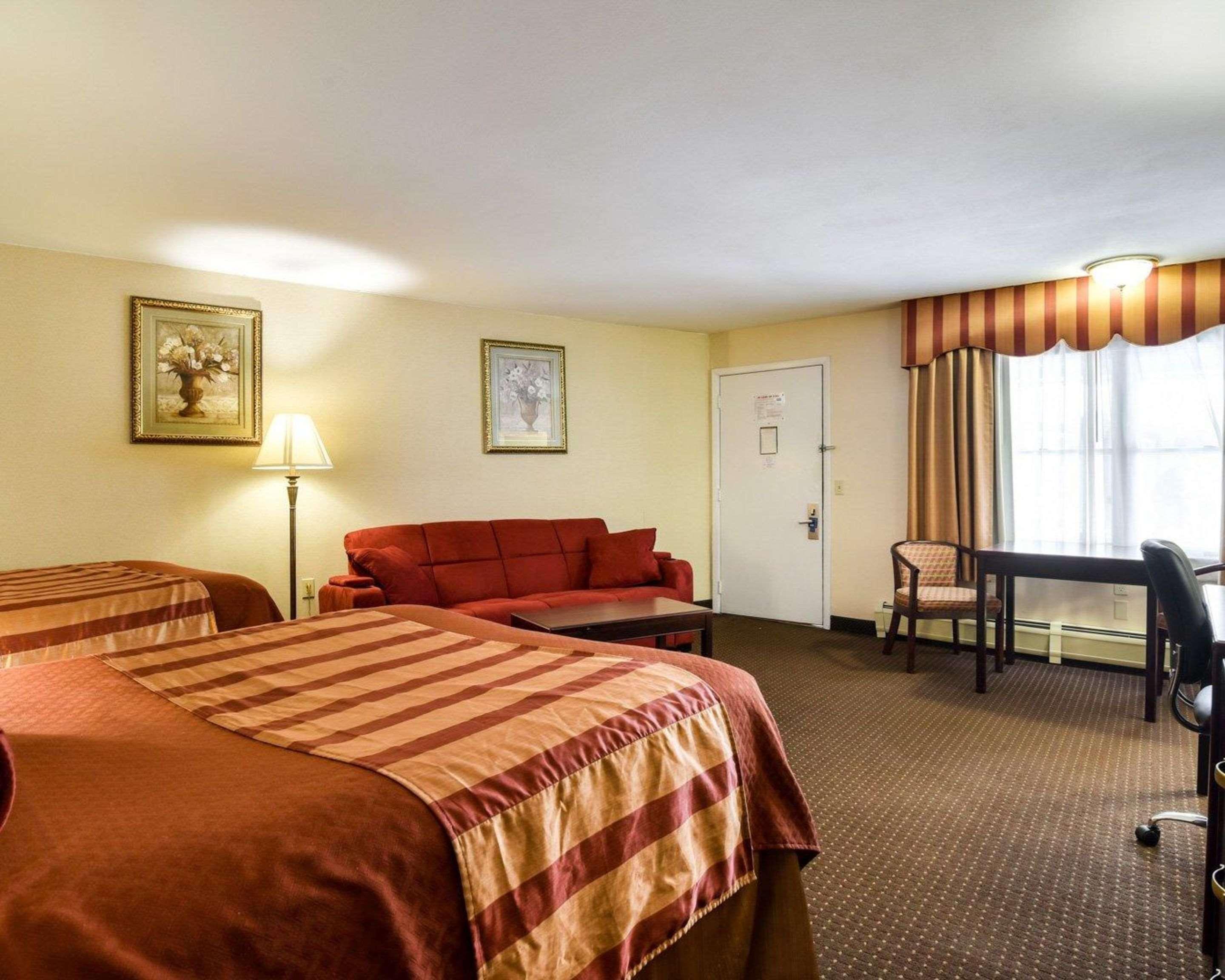 Rodeway Inn Weedsport Buitenkant foto
